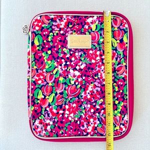 Never used Lilly Pulitzer tech sleeve